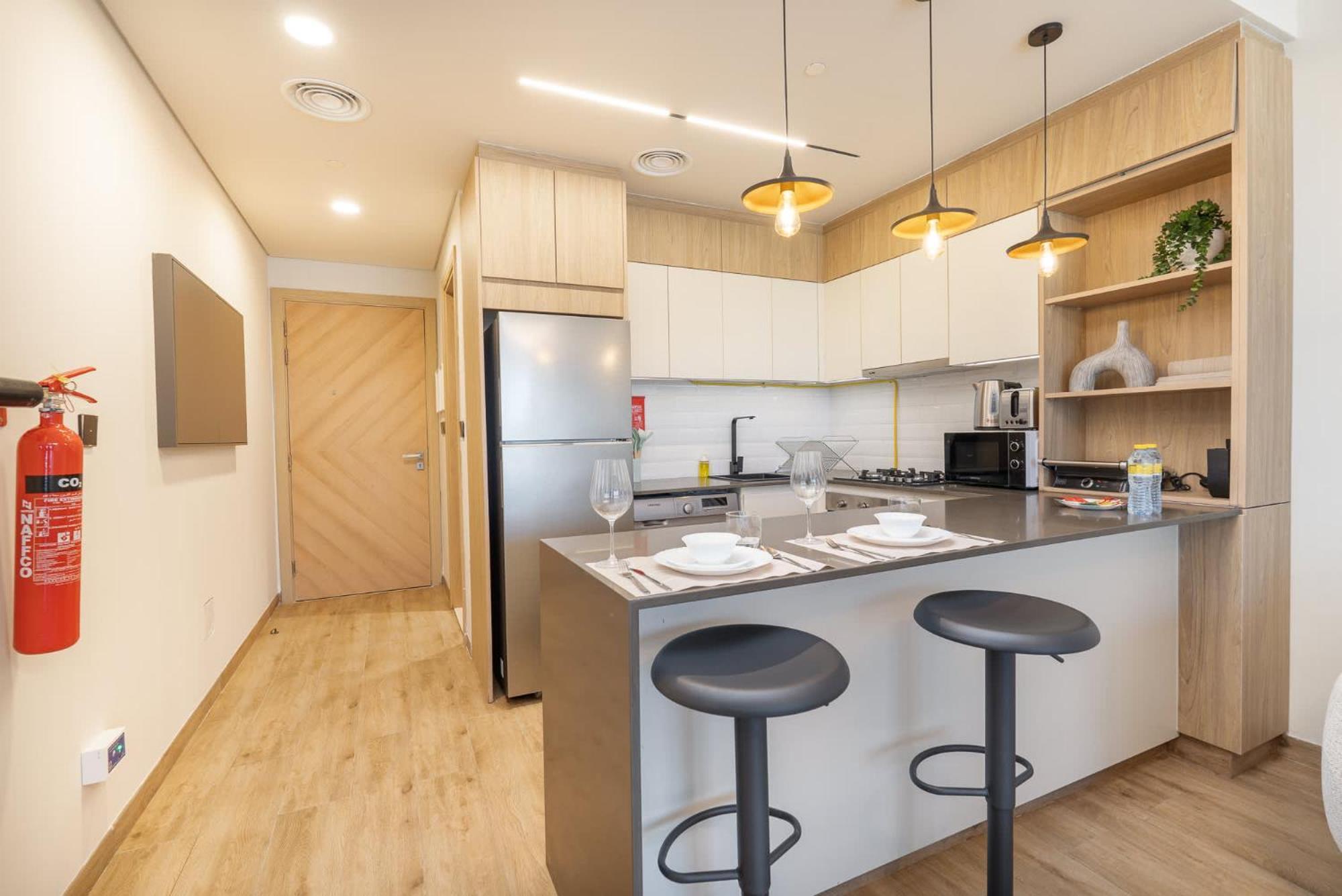 That Sleeps 2 And Near Circle Mall And Five, Jvc Apartment *